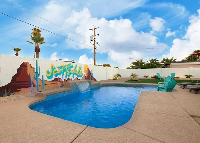 Modern Sw Family Retreat-pool-hot Tub-firepit Holiday home