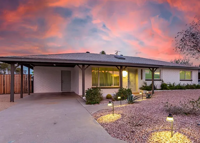 Modern Sw Family Retreat-pool-hot Tub-firepit Holiday home *