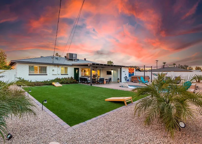 Modern Sw Family Retreat-pool-hot Tub-firepit